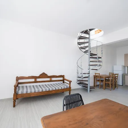 Family House For 5 By Tinosstay Nyaraló